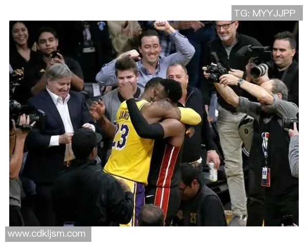 热火对湖人精彩对决黑白直播全程回顾与分析